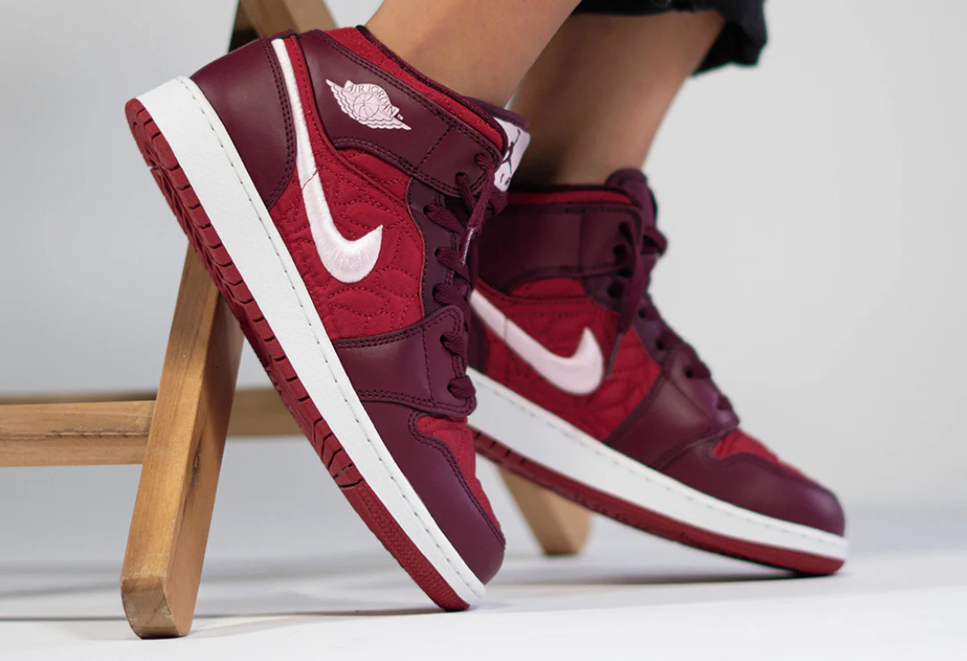 Air Jordan 1 Mid SE 'Red Quilt' (GS) - Image 3
