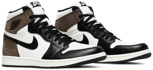 Air Jordan 1 Retro High 'Dark Mocha' - Image 5