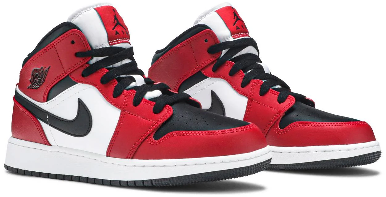 Air Jordan 1 Mid 'Chicago Black Toe' (GS) - Image 5
