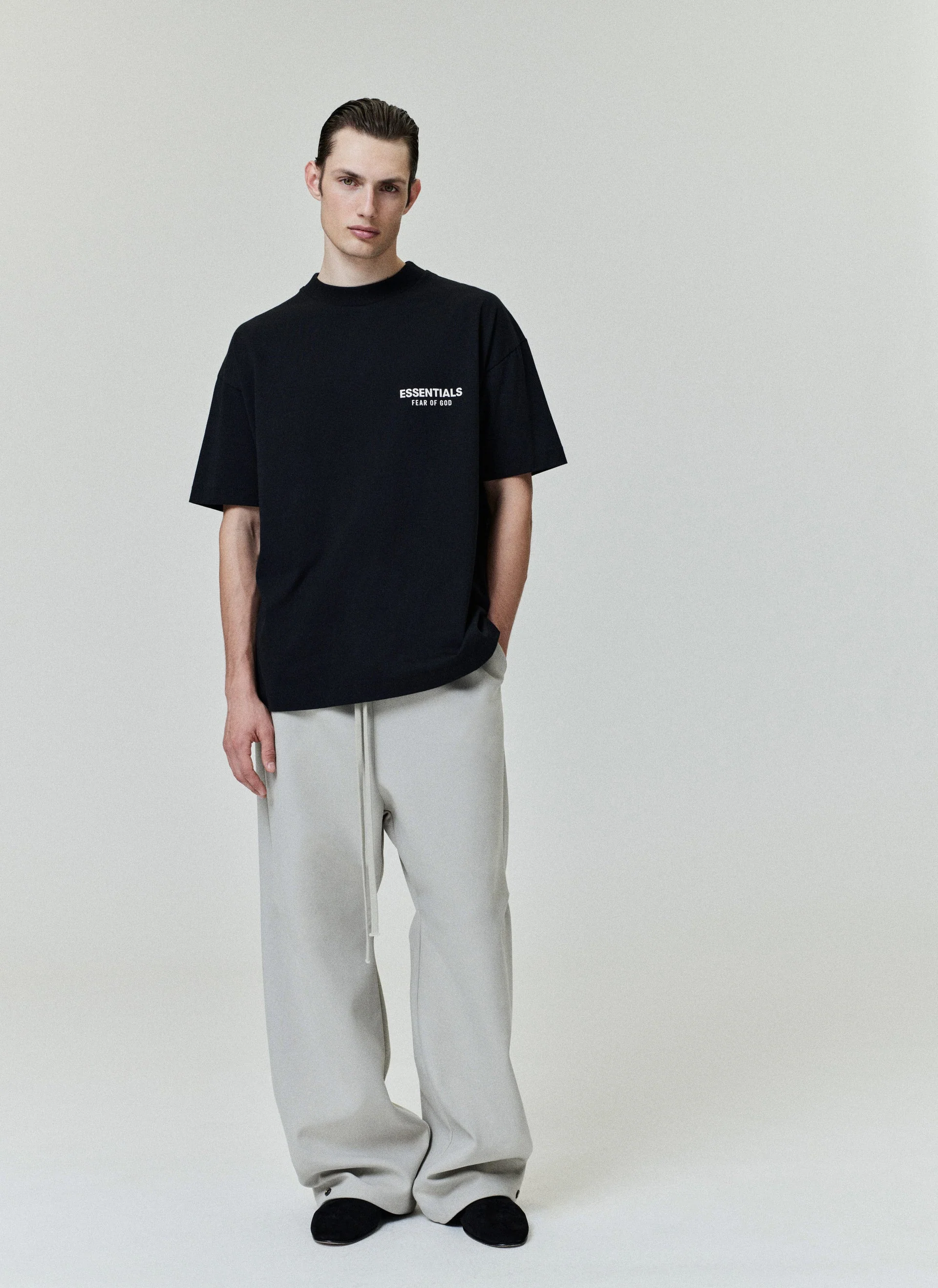 FEAR OF GOD ESSENTIALS Classic S/S T-Shirt - Jet Black - Image 5