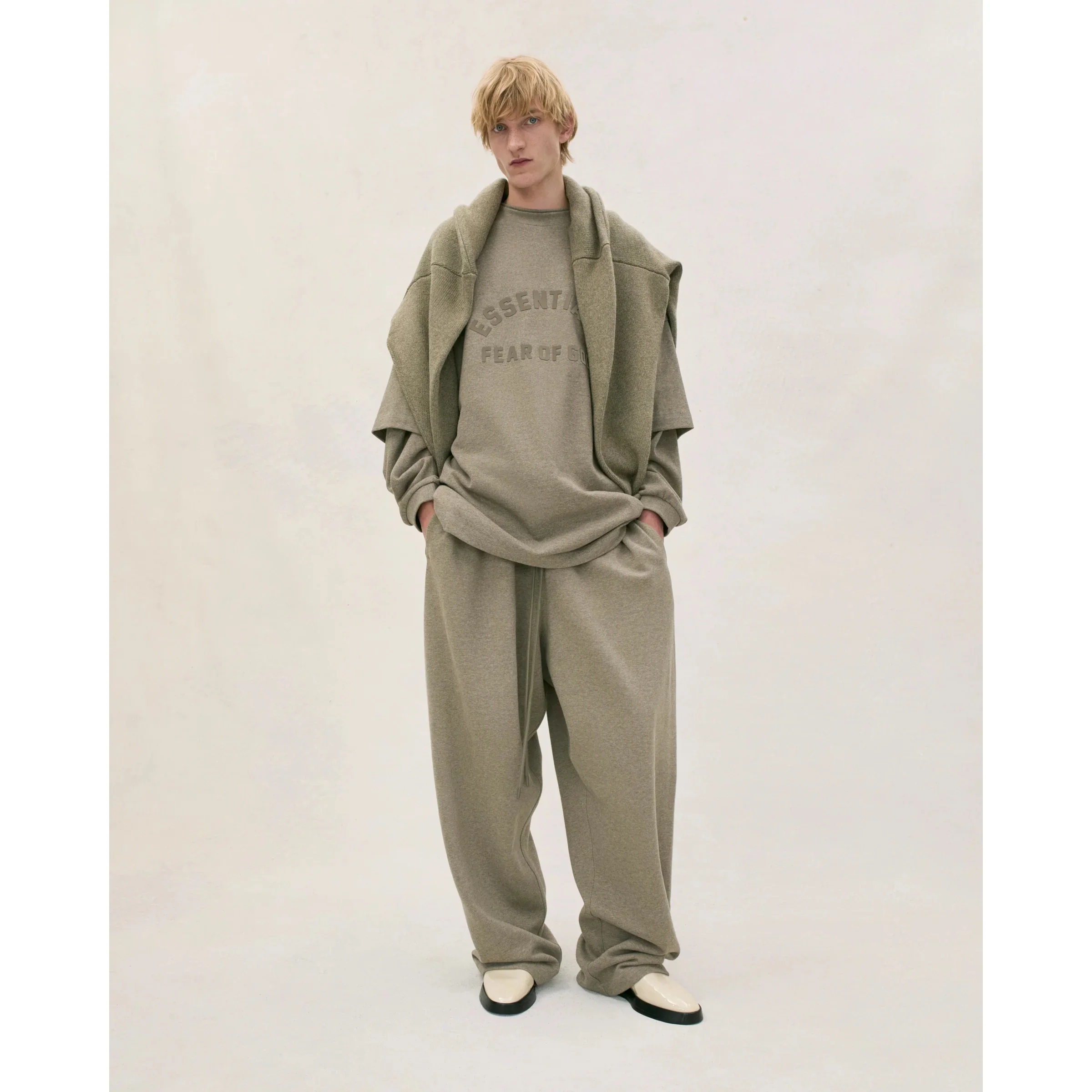 FEAR OF GOD ESSENTIALS Heavy Jersey Crewneck T-Shirt - Heather Grey (SS24) - Image 3