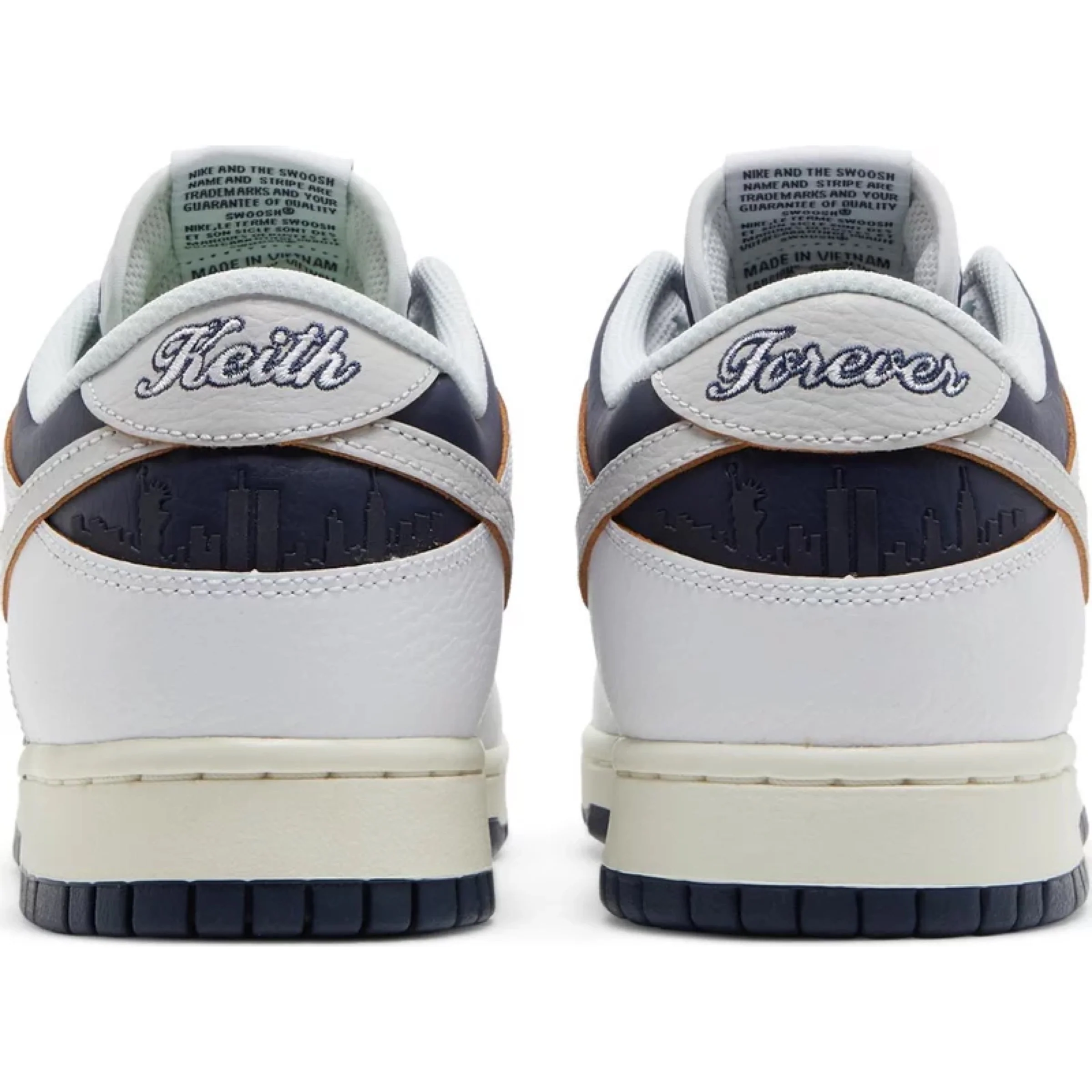 HUF x Nike SB Dunk Low 'New York City' - Image 4
