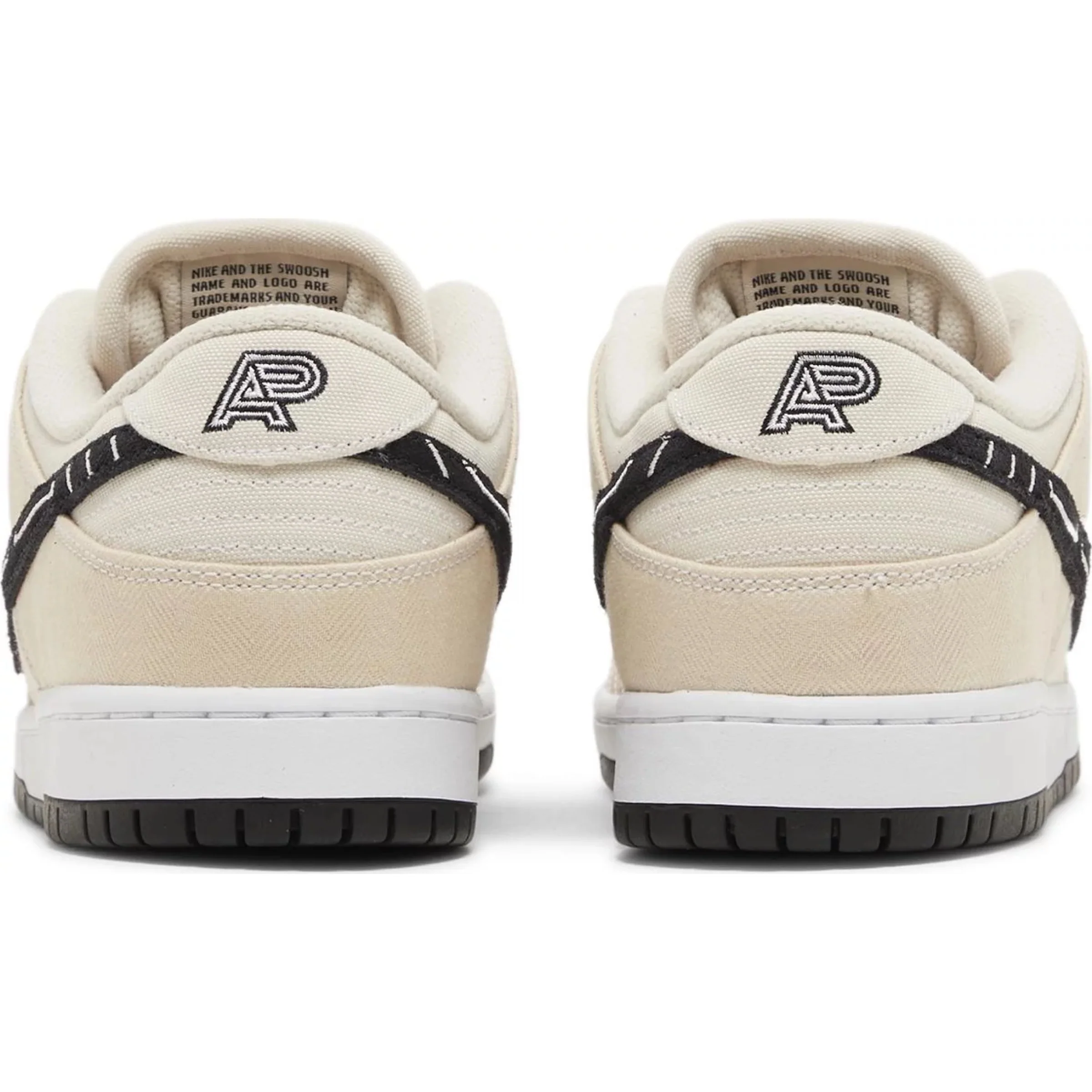 Nike SB Dunk Low 'Albino & Preto' - Image 4