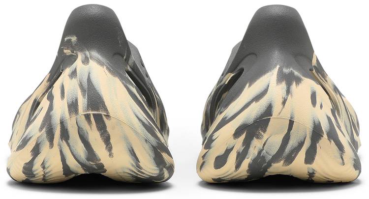 Adidas Yeezy Foam RNNR 'MXT Moon Grey' - Image 4